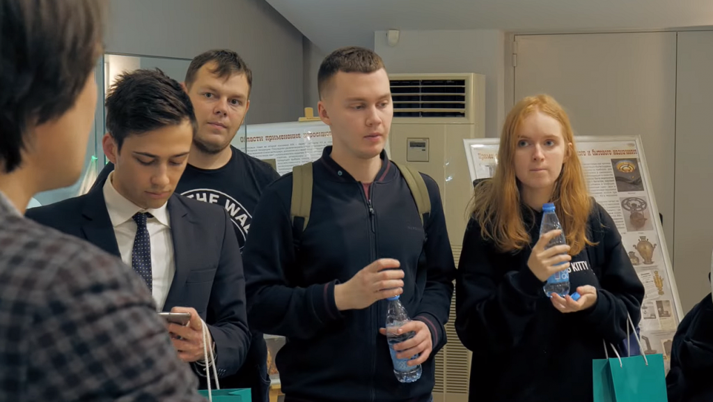 Важность ускоренного перехода на отечественное ПО и подготовки квалифицированных для работы с отесетмсвенными защитными решениями кадров отметили Минэнерго России, «Лаборатория Касперского» и РГУ нефти и газа (НИУ) имени И.М. Губкина, подписав в этот же день трёхстороннее соглашение о сотрудничестве.