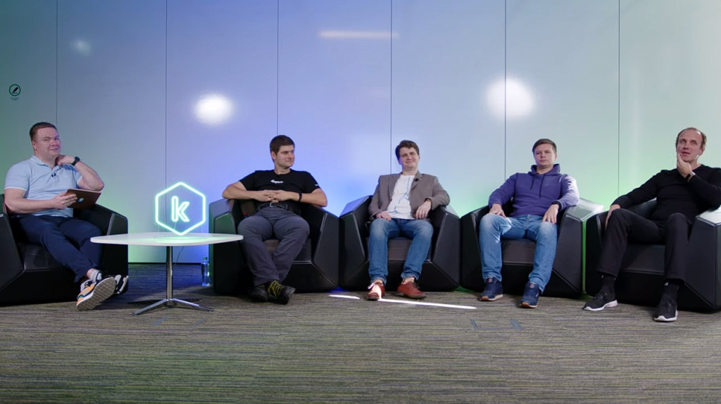 Лаборатория Касперского. Вебинар DevSecOps: организация безопасной разработки на уровне процессов. Продолжаем говорить о безопасной разработке в рамках совместного проекта «Лаборатории Касперского» и VK Cloud «Безопасная разработка в облаке», где специалисты по информационной безопасности, разработчики и представители бизнеса обсуждают безопасность приложений в облачном периметре. На этом вебинаре мы обсудили, как создавать продукты, которые будут соответствовать требованиям безопасности, как автоматизировать разработку и доставку продукта там, где зависимости и условия меняются ежедневно. Kaspersky Lab, Купить Антивирус Касперского, Роман Ермаков, Алексей Рыбалко, Анатолий Коваленко, Дмитрий Евдокимов, Борис Фролов